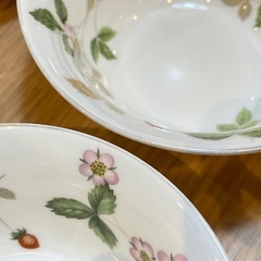 A7145【ウェッジウッド】 ワイルドストロベリー ピオニー 2客 黒壺の画像