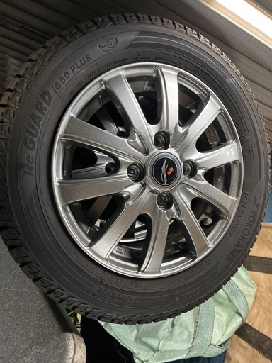 スタッドレスタイヤ