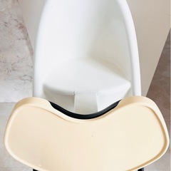 ベビービョルン　ハイチェア　白　BABYBJORN     の画像