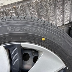 ほぼ新品タイヤ付き国産185/60R15
　の画像