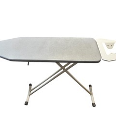 ダイニングテーブル　
の画像