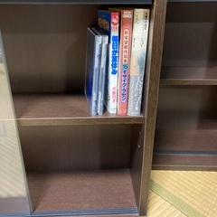 ガラス戸棚(現在お取引中)の画像