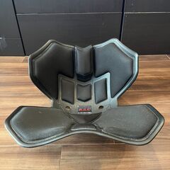 【在宅ワーク・腰痛対策に】Adelphos 骨盤サポートシート 美品 3,000円の画像