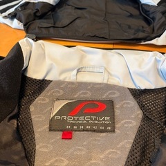 女性用スキーウェア　ジャケットの画像