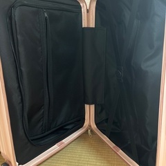 マカロンカラー（ピンク） スーツケース　カップホルダー付、フック付の画像