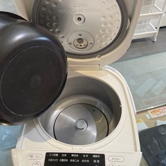 【ハイアール炊飯器】【5.5合炊き】2023年製★クリーニング済み/6ヶ月保証付き【管理番号1109】野の画像