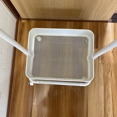 白ハンガーラックの画像