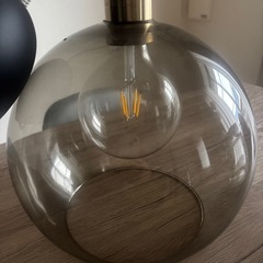 【取付簡単＆即使える】IKEA JAKOBSBYN／JÄLLBY ペンダントランプ◇スモークガラス×真ちゅうメッキの画像