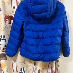 子供服UNIQLO　ダウンジャケット140の画像