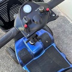 四輪　電動スクーターの画像