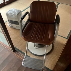 美容院椅子の画像