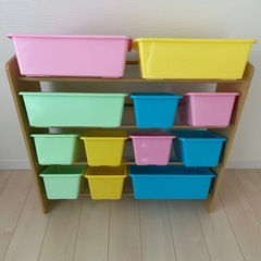 トイザらス　おもちゃ収納棚の画像