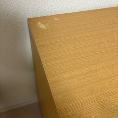 キッチン棚と衣装ケースの画像