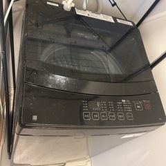 洗濯機と洗濯機ラックの画像