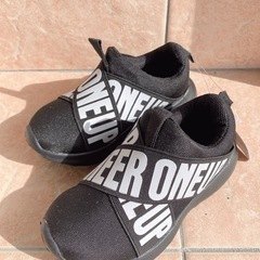 新品！キッズ　15センチ　スニーカーの画像