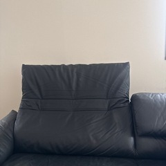 カリモク　ソファ　本革　黒の画像