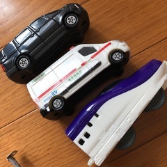 商品説明を最後まで読んでいない方はブロック。車のおもちゃの画像
