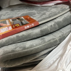 未使用　3畳用ラグ　グレーの画像