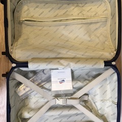 スーツケース　キャリーケースの画像