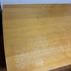 木製テーブルの画像