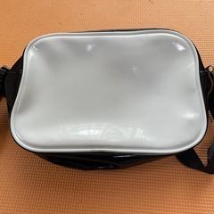 阪神タイガース　エナメルバックの画像