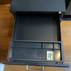 〈広尾 日本赤十字社医療センター近辺でお渡し〉スチール収納チェスト　デスクワゴン　引出収納  A4サイズ対応 ファイルラック ファイルボックス 書類棚 CD DVD収納 キャスター付　鍵付きの画像