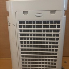 シャープ　加湿空気清浄機「KC-H50-W」の画像