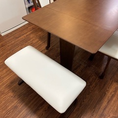 11/15まで ダイニングテーブル＋椅子2脚＋ベンチの画像