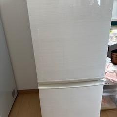 シャープ冷蔵庫の画像