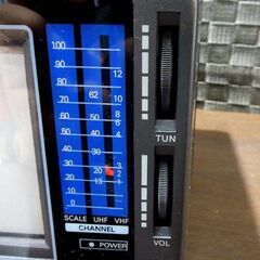 昭和レトロ 兼松家電 tant. 5インチ ポータブル カラーテレビ TVC-555 ブラウン管 通電確認済 オブジェ TV 札幌市 新道東店の画像