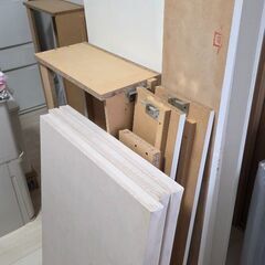 ダブルベッド 引出し2つ、コンセント、マットレス付きの画像