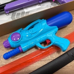 スプラトゥーン2水鉄砲 ･水鉄砲･刀セット
の画像