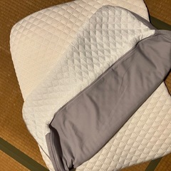 【終了】人間工学デザイン キルティング枕の画像