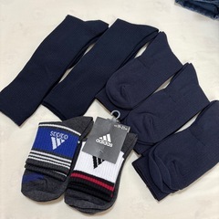 ユニクロ デニムパンツ　靴下の画像