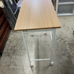 O2511-201 ニトリ ハイテーブル キャスター付き 脚折りたたみ可 キズ汚れ有り 中古の画像