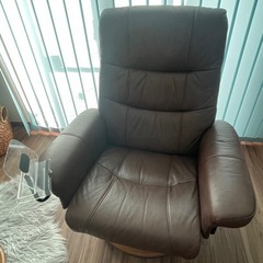 ニトリ　パーソナルチェア＆オットマンの画像