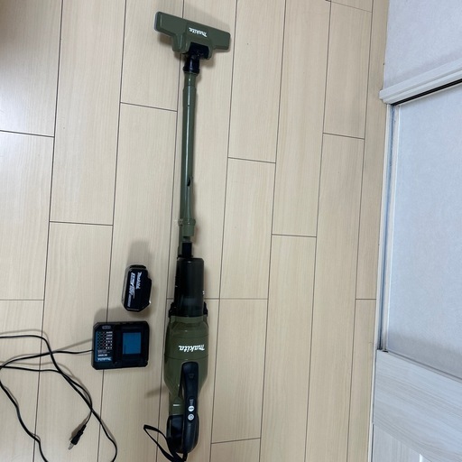 マキタ 掃除機　充電式クリーナー サイクロン一体式