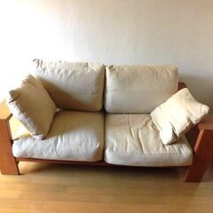 惜譲！　新品定価　30万円クラス　KAGURAの高級無垢材ソファ（中古です）の画像