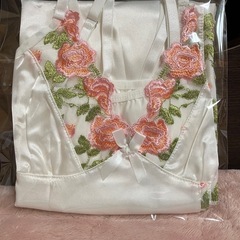 最終価格❣️エレガントな❣️フローラル刺繍🌼の画像
