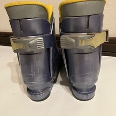 子供用スキー靴の画像