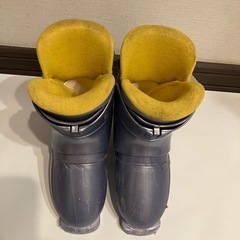 子供用スキー靴の画像