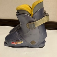 子供用スキー靴の画像