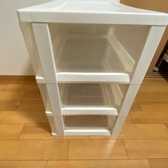 3段 衣装ケースの画像