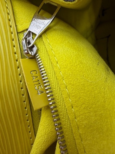 LOUIS VUITTON エピ マルリーBB ショルダーM94617