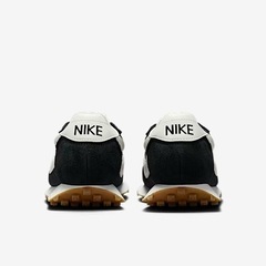 新品  NIKEレディーススニーカーの画像