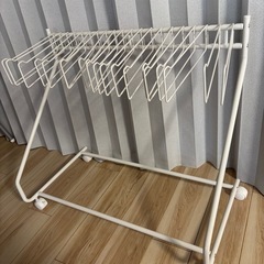 スラックスハンガーの画像