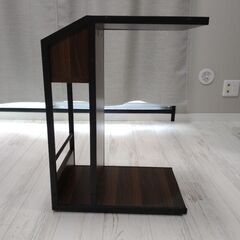 サイドテーブルの画像