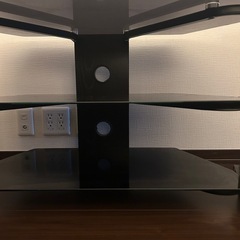 【美品】ニトリ テレビ台 テレビボード コーナー対応 強化ガラス の画像