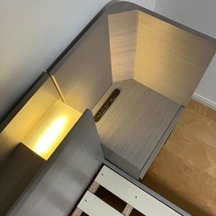 【koala/クイーン】コアラマットレス&ベッドフレーム　高級ブランドベッド　コンセント付き　照明付き　ライト付き　解体済み　充電器【早い者勝ち‼️】の画像