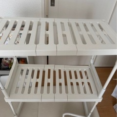 ニトリ　押入れ収納ラックとキャリーのセットの画像